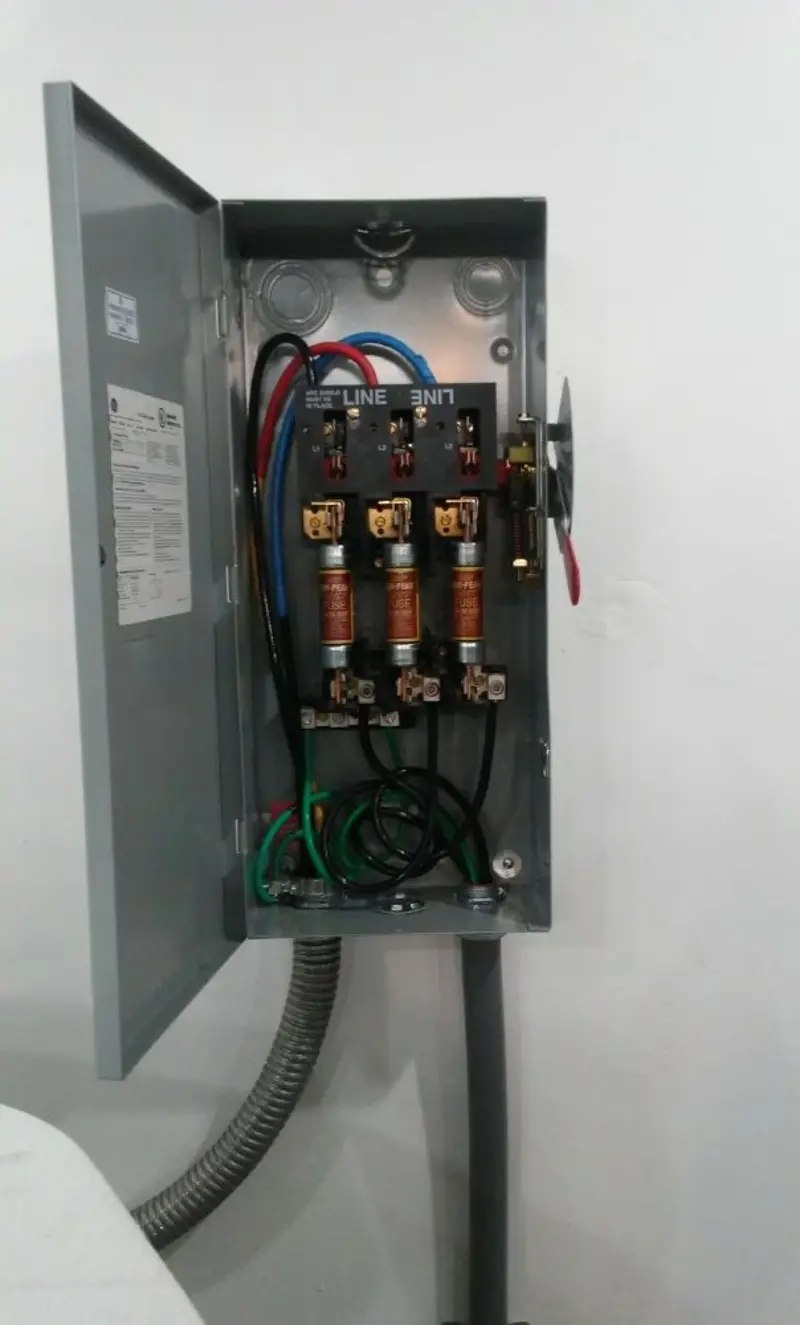 Three-phase disconnect switch installed for Smoke Detector Installation in Tinley Park